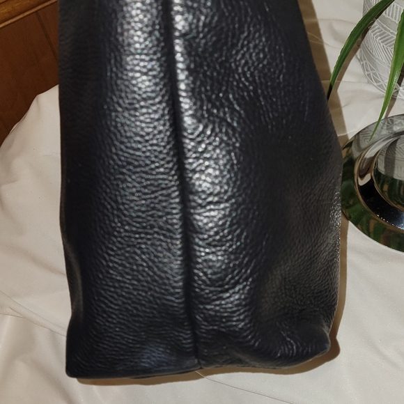 Dooney and Bourke Belvedere Logo Lock - Picture 4 of 13